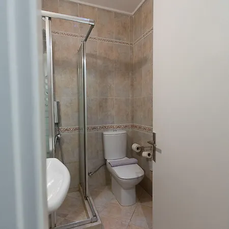 Flisvos Πανσιόν