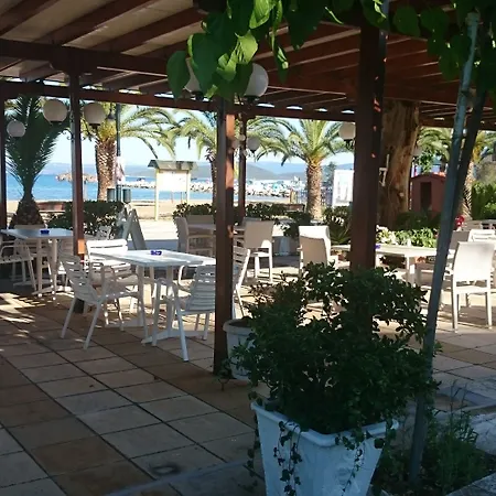 Πανσιόν Flisvos 4*