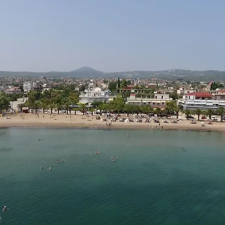 Πανσιόν Flisvos 4*