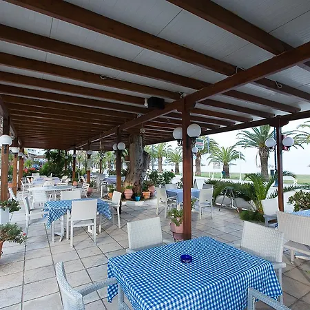 Flisvos Guest house Livanatai