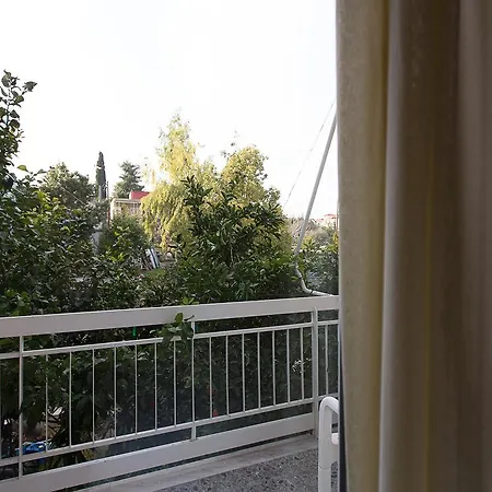 Konukevi Flisvos 2*